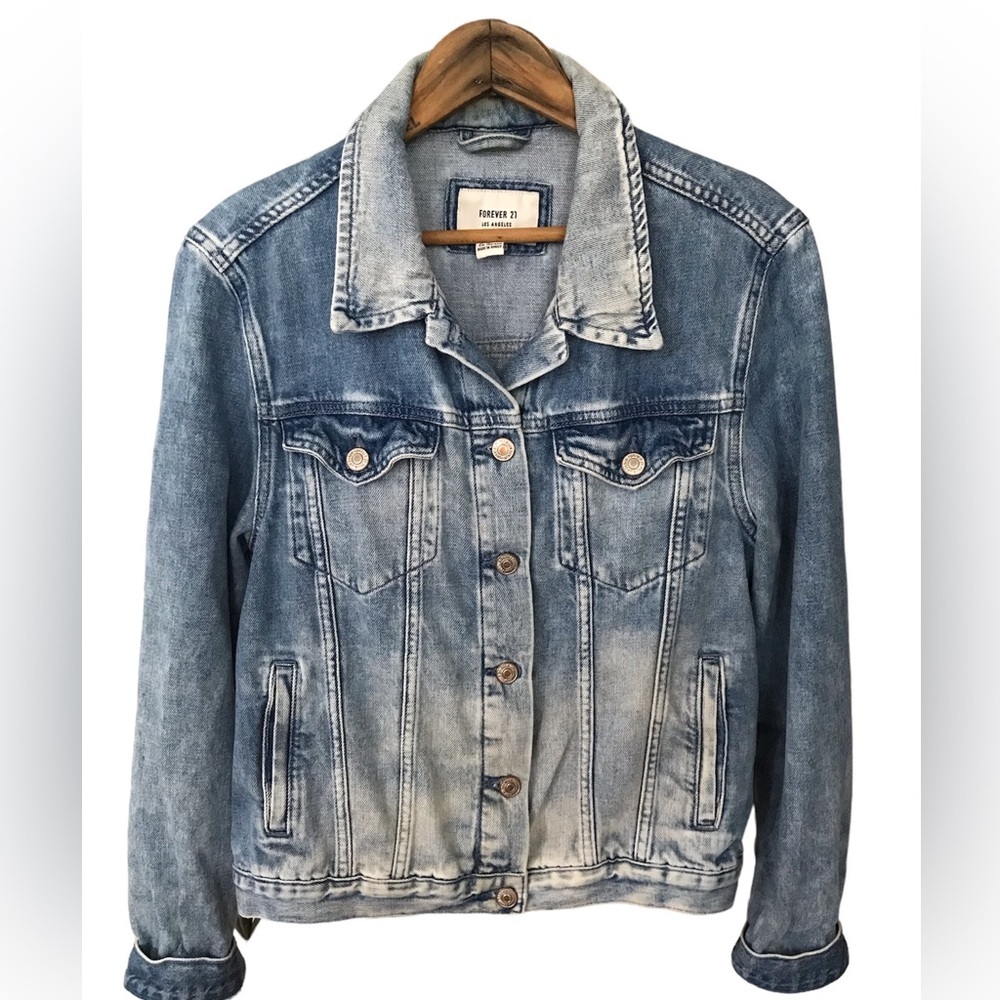 Forever 21 | Women’s medium blue denim jean jacket, two front pockets, size M